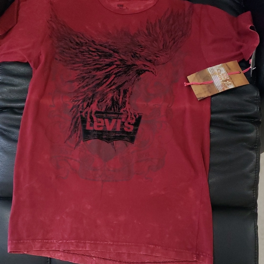 Levi's Dark Red Eagle Graphic Tee
